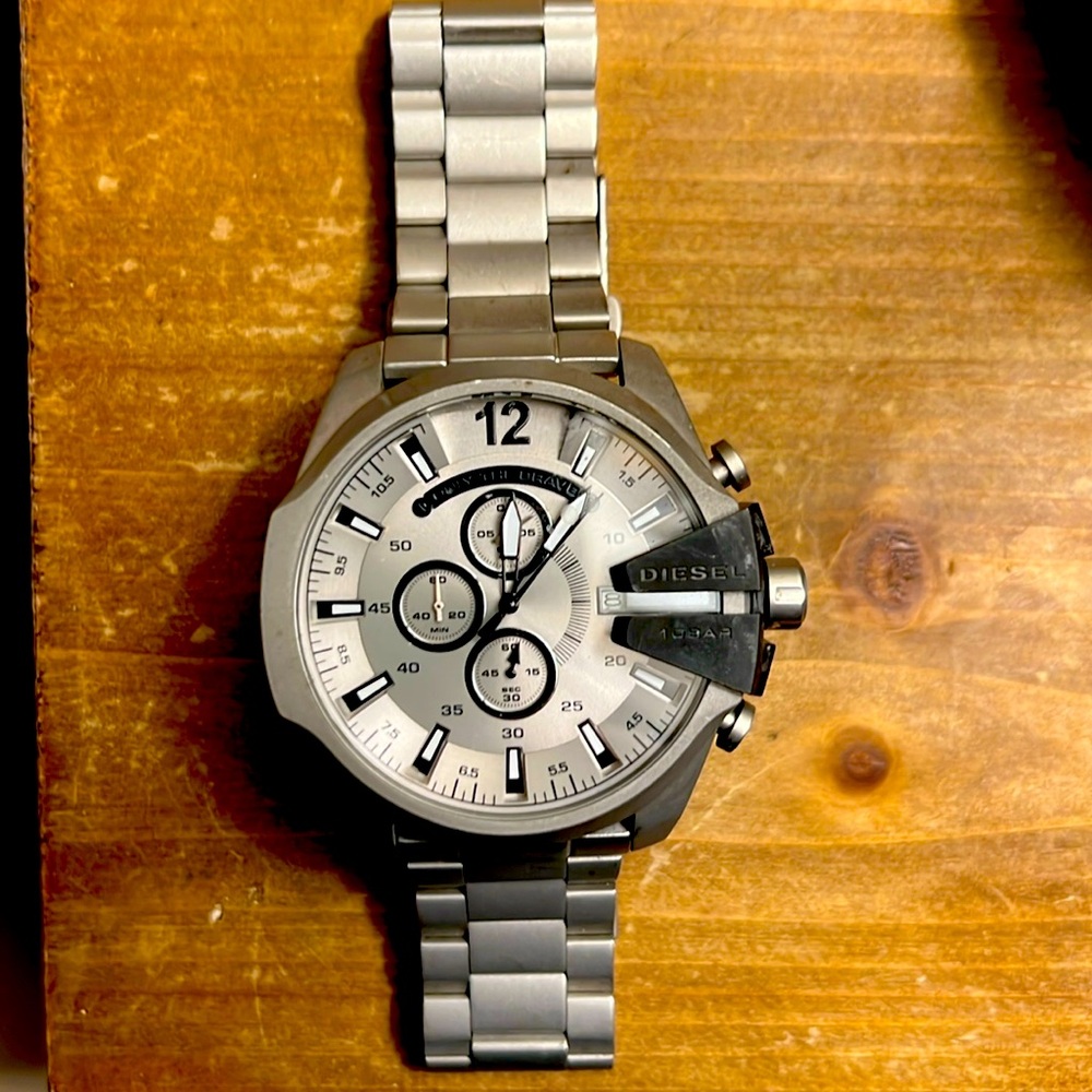 Men Diesel gray watch, no demages, looks like new with case